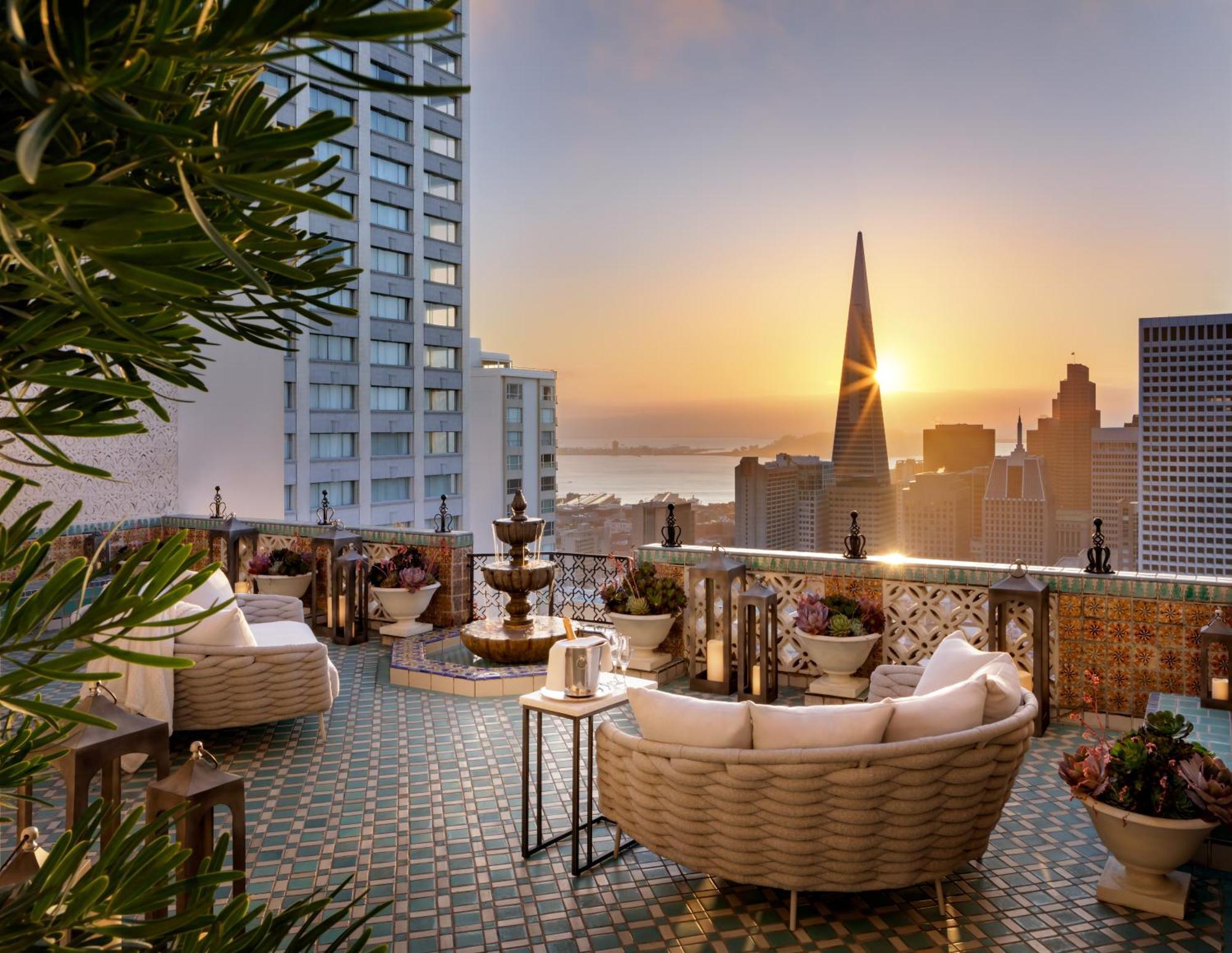 Fairmont San Francisco Hotel Exterior foto The rooftop bar at the Four Seasons Hotel