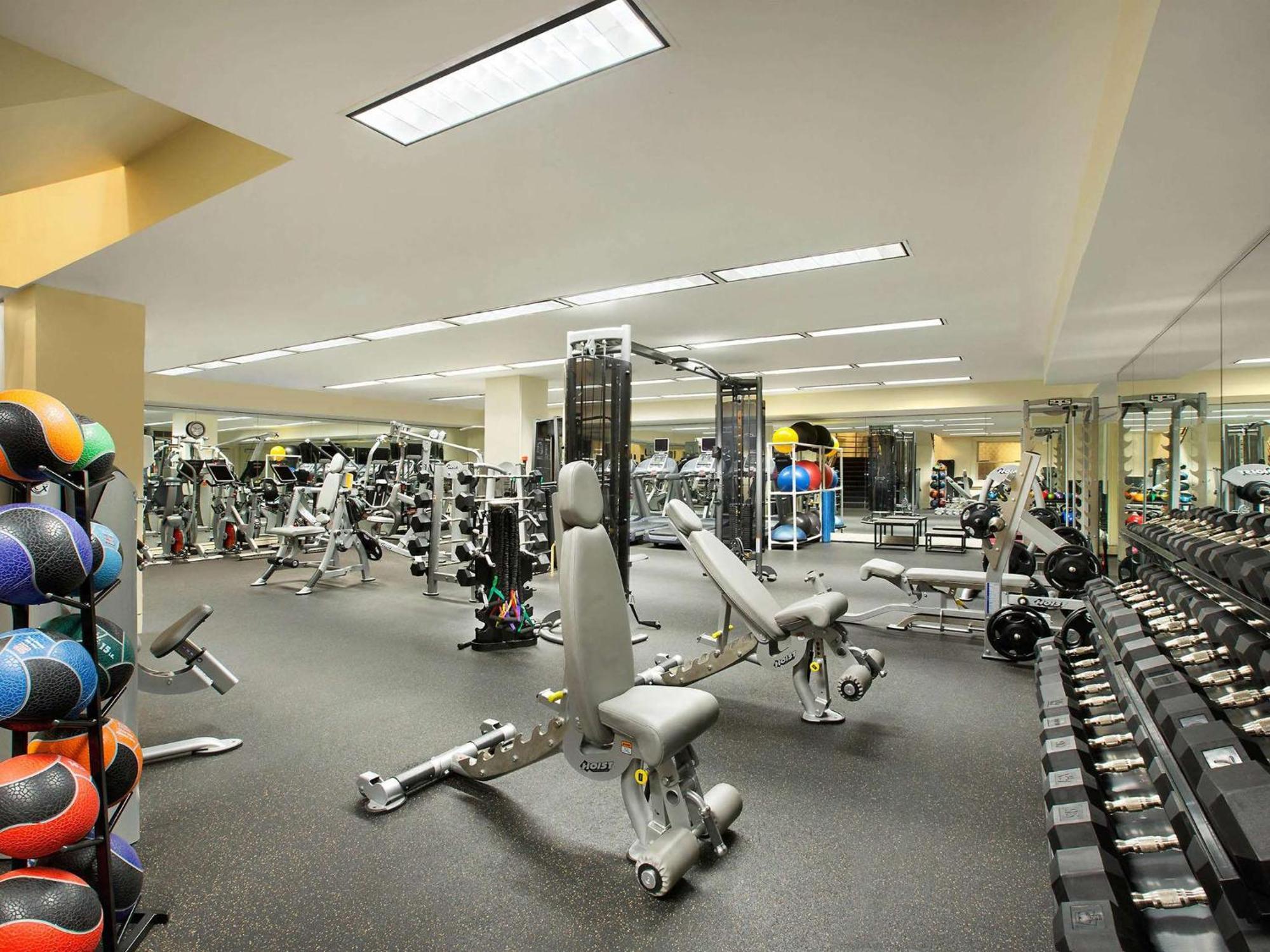 Fairmont San Francisco Hotel Exterior foto The gym at the Four Seasons Hotel, New York City